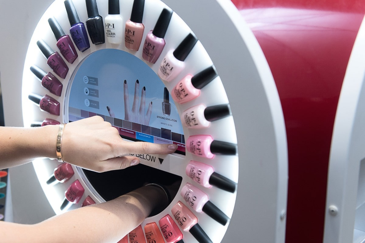 OPI product display with virtual technology for nail varnish colours