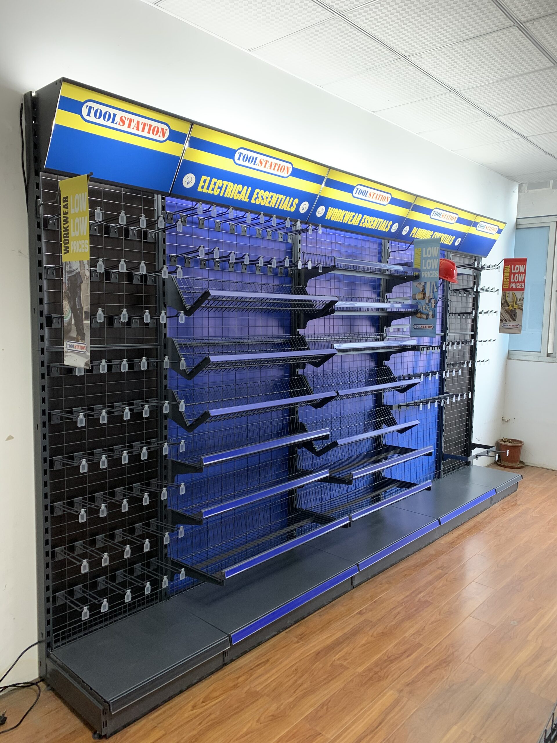 Branded Retail Wall Display Wall Bay Display for Power Tools in Blue